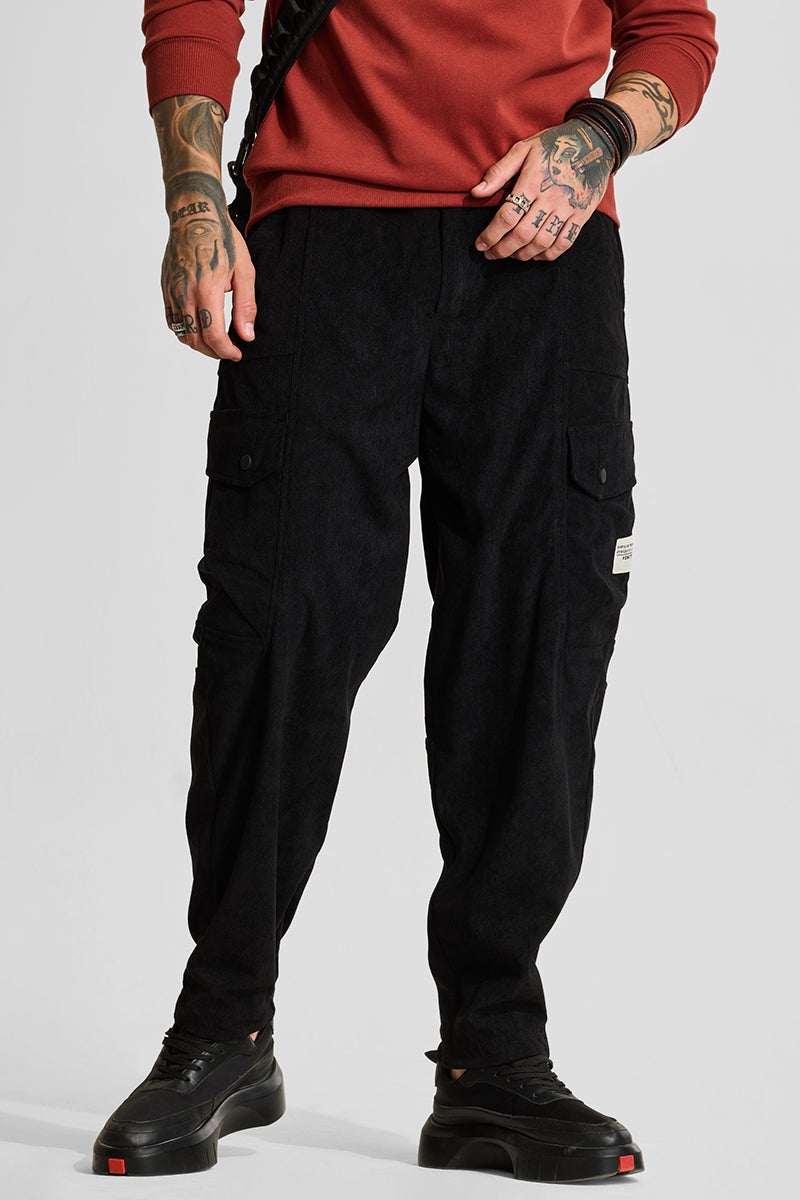 سنيتش بنطلون كارجو قطيفة بقصة مريحة باللون الأسود - Image 1